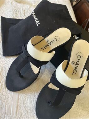 CHANEL Black and Cream Thong Sandals